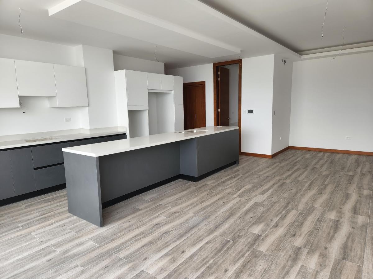Hermoso Departamento de Venta con Amplio Jardin en Cumbaya — imagen 10