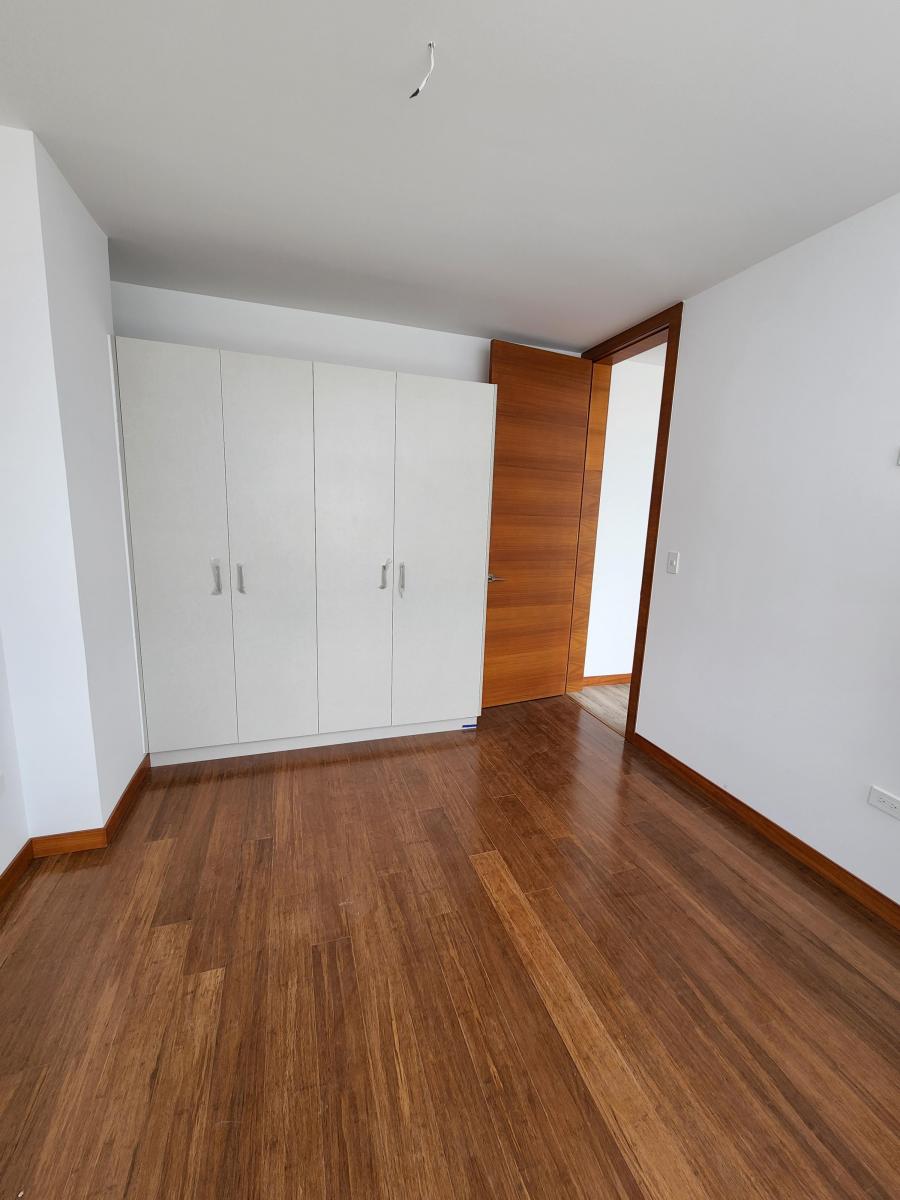 Hermoso Departamento de Venta con Amplio Jardin en Cumbaya — imagen 6