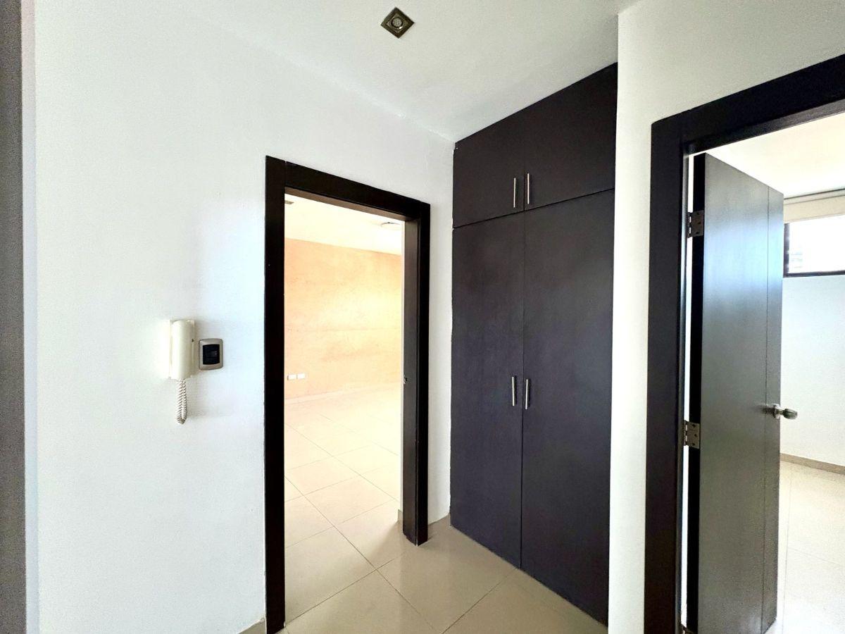 Samborondón, Primeros Kms. Vendo Departamento Segundo Piso Alto, 3 Habitaciones, Guayas — imagen 8