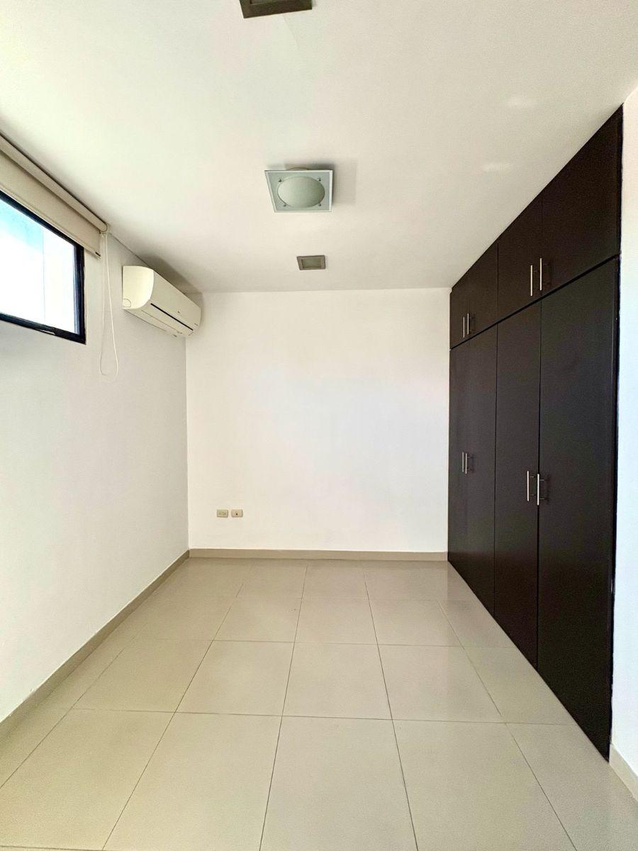 Samborondón, Primeros Kms. Vendo Departamento Segundo Piso Alto, 3 Habitaciones, Guayas — imagen 2