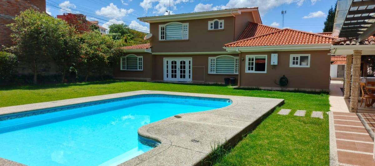 Casa con Piscina, Challuabamba, Azuay — imagen 7