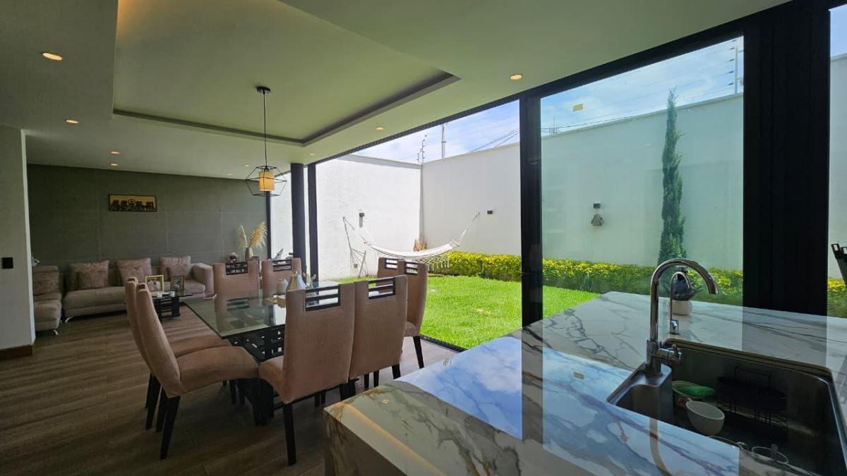 Venta Casa en Tumbaco Hilacril con Amplio Jardin y 4 Dorm. — imagen 3