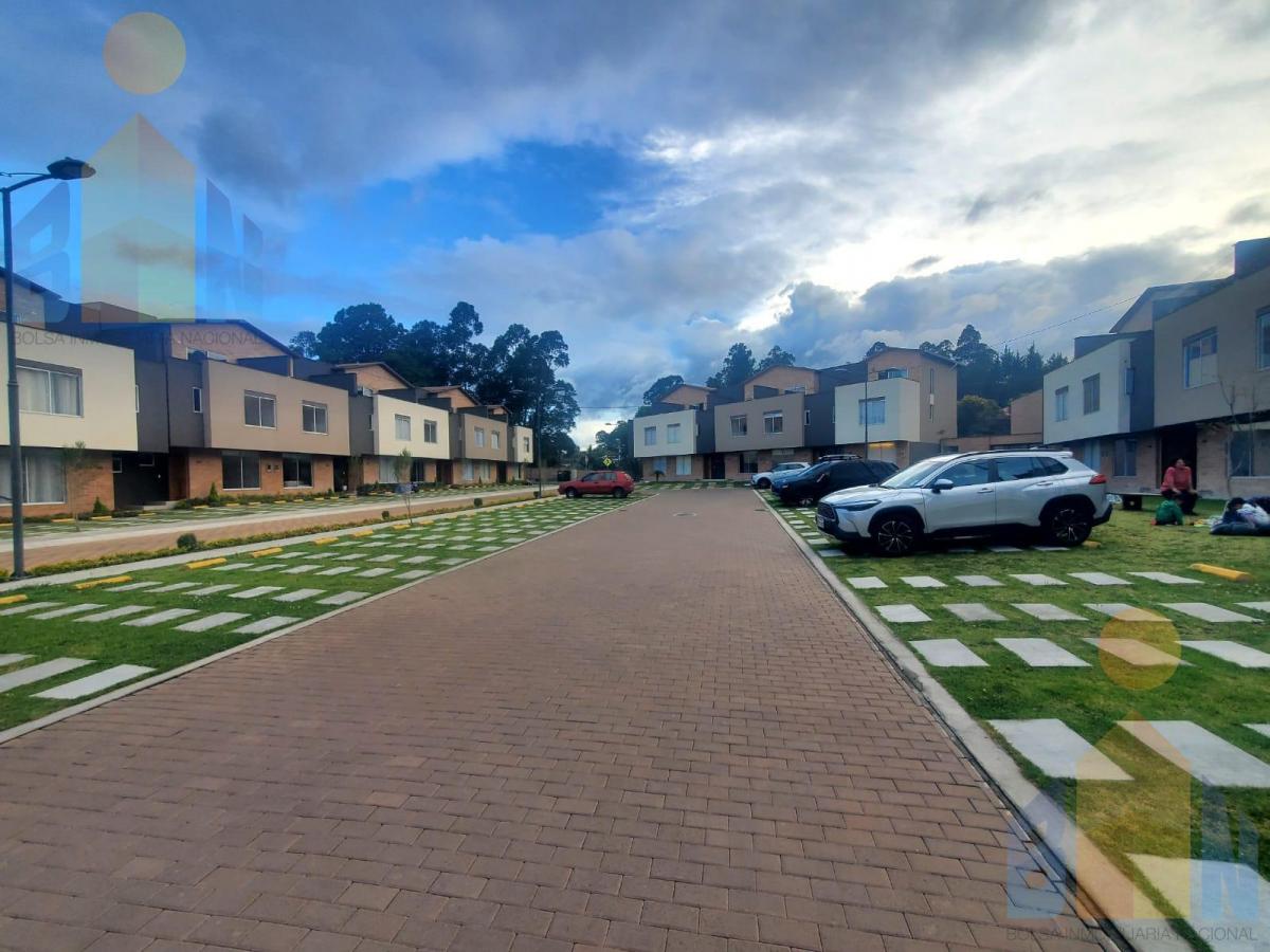 Casa Nueva a Estrenar Dentro de Conjunto con Buenas Áreas Sociales. Provincia de Pichincha — imagen 10