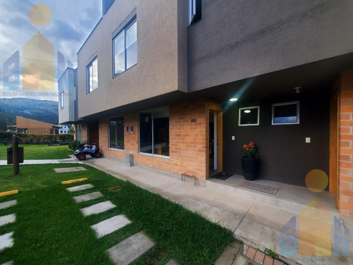 Casa Nueva a Estrenar Dentro de Conjunto con Buenas Áreas Sociales. Provincia de Pichincha — imagen 8