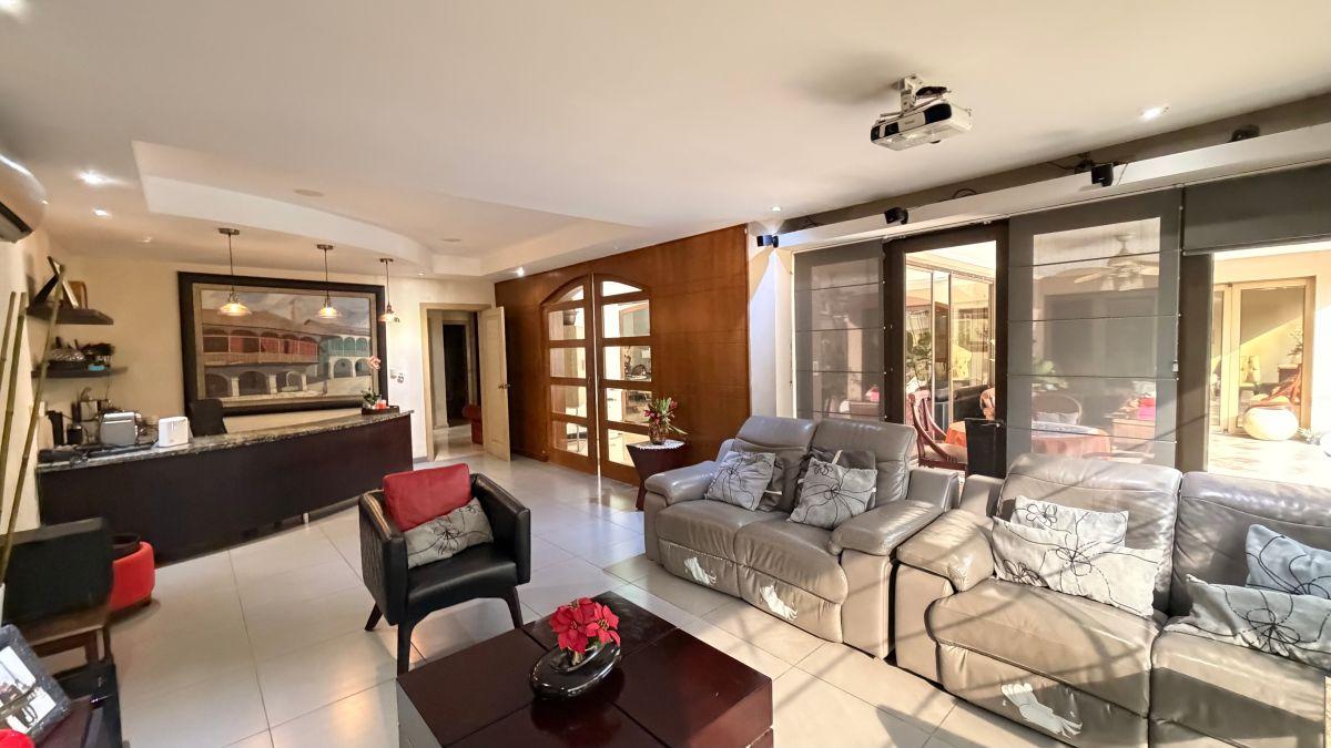 Amplia Casa en Venta Km. 4.5 Vía Samborondón, Guayas — imagen 2