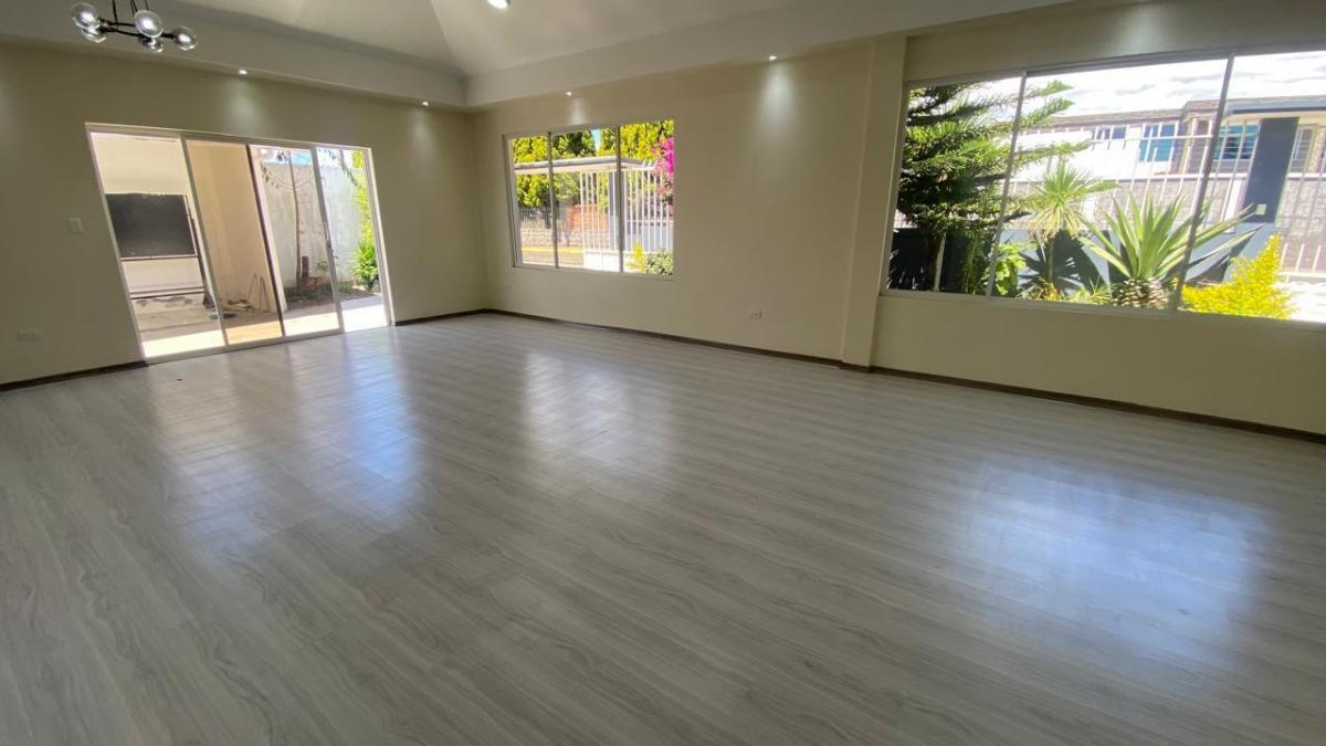 Venta de Casa en Urbanización de Lujo – Valle de Los Chillos / Capelo — imagen 7