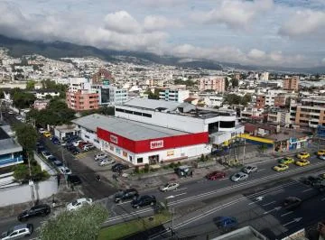 Bodega Mas Locales Comerciales y Oficinas en Venta Sector El Inca 2600 m de Terreno — imagen 2