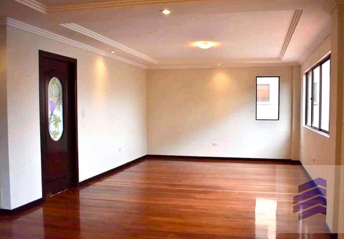De Oportunidad Hermoso Departamento Dúplex en Venta | Av Loja y Remigio Crespo – Cuenca, Azuay — imagen 10