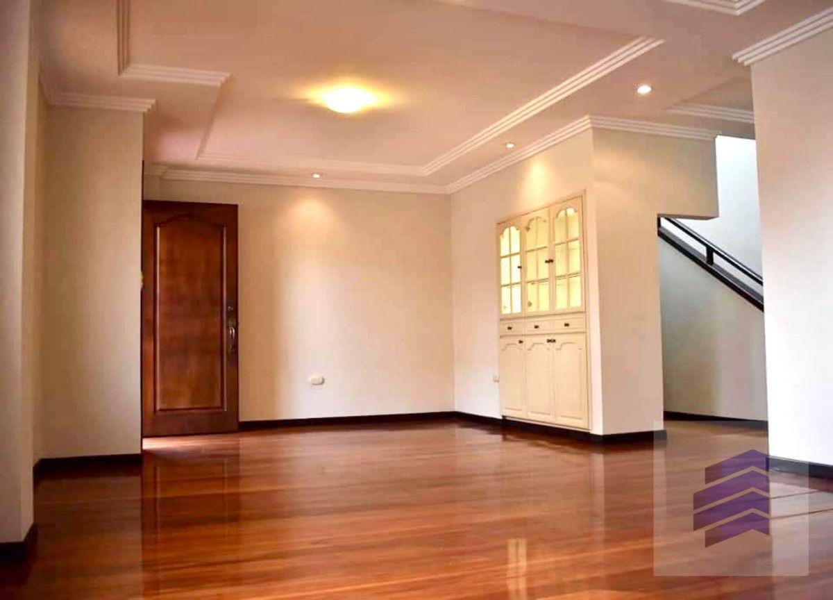 De Oportunidad Hermoso Departamento Dúplex en Venta | Av Loja y Remigio Crespo – Cuenca, Azuay — imagen 8