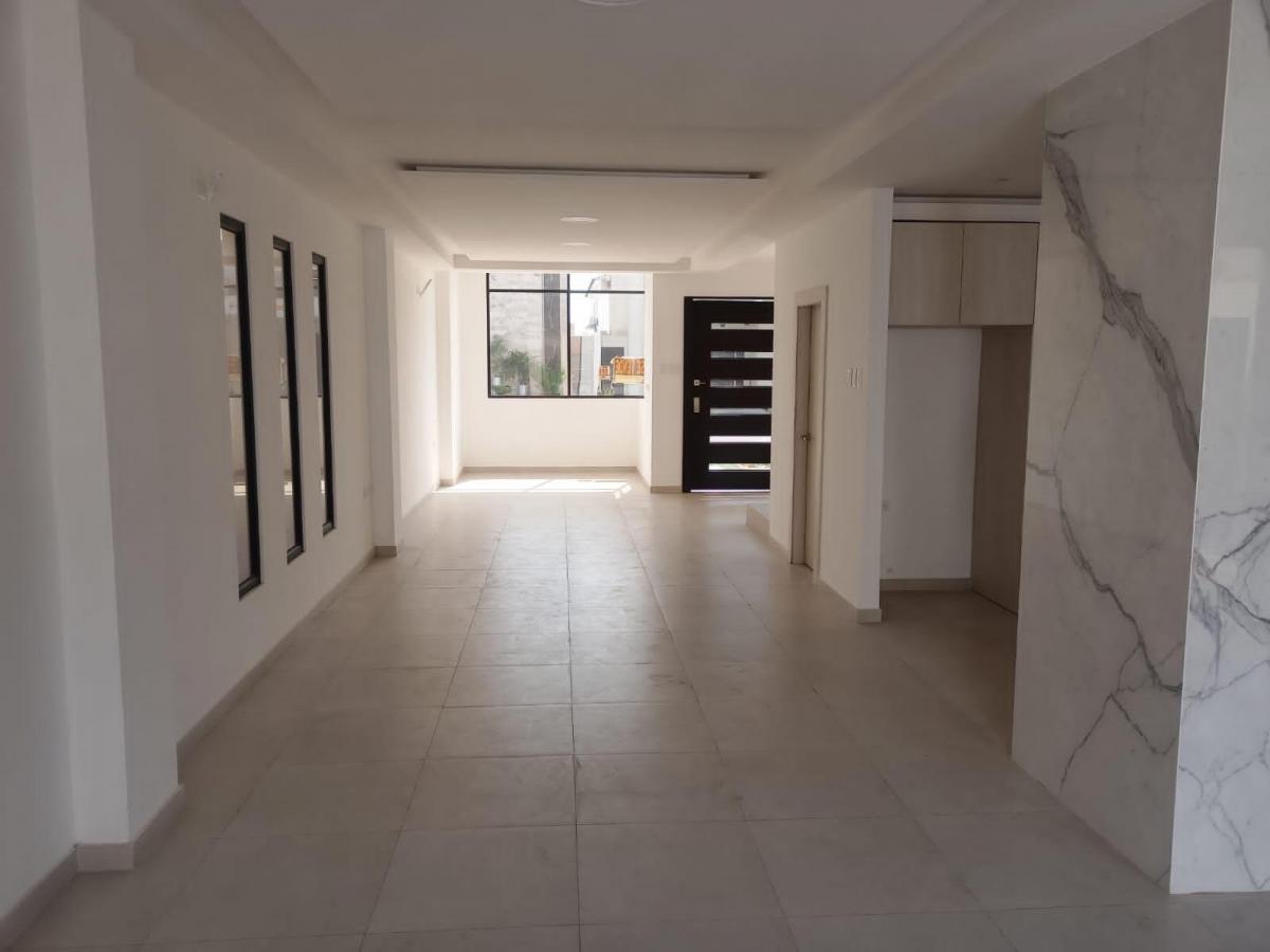 Casa de Venta en La Urbanización Ciudad Celeste, Samborondón, de Estreno. Guayas — imagen 8