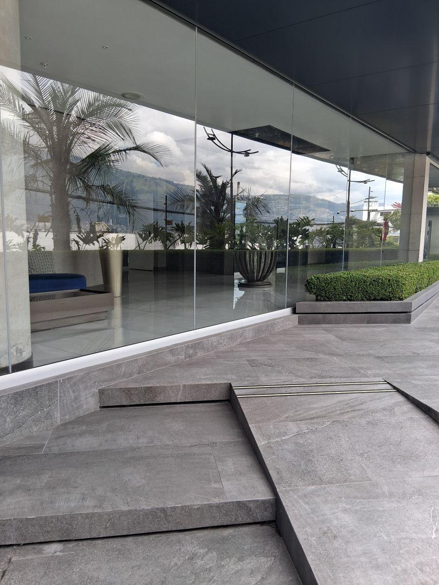 Departamento de Lujo en El Sector Mas Tranquilo y Señorial de La Gonzalez Suarez Suarez. Provincia de Pichincha — imagen 10