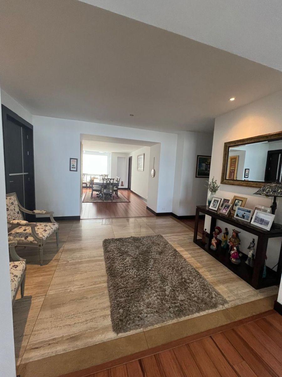 Vendo Hermoso y Moderno Penthouse Quiteño Libre / Bellavista — imagen 9