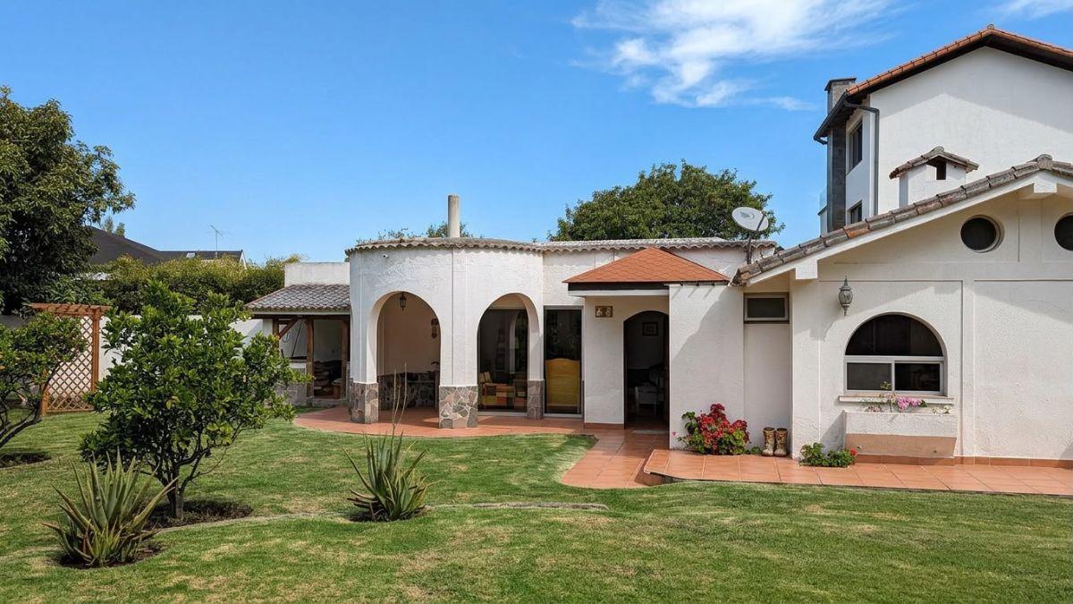 Venta Jacaranda Casa Tres Dorm. + Mega Suite - Terreno 1440 m². Provincia de Pichincha — imagen 8