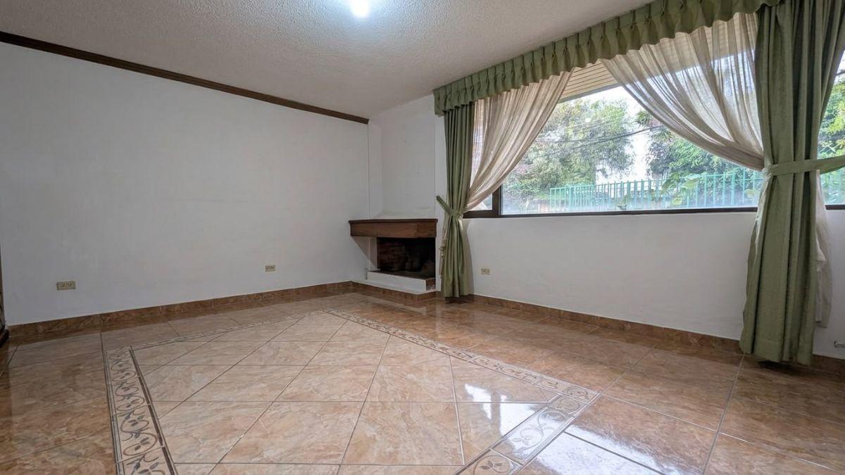 Venta Urbanizacion Jacaranda Casa Tres Dorm. + Mega Suite - Terreno 1440 m². Provincia de Pichincha — imagen 5