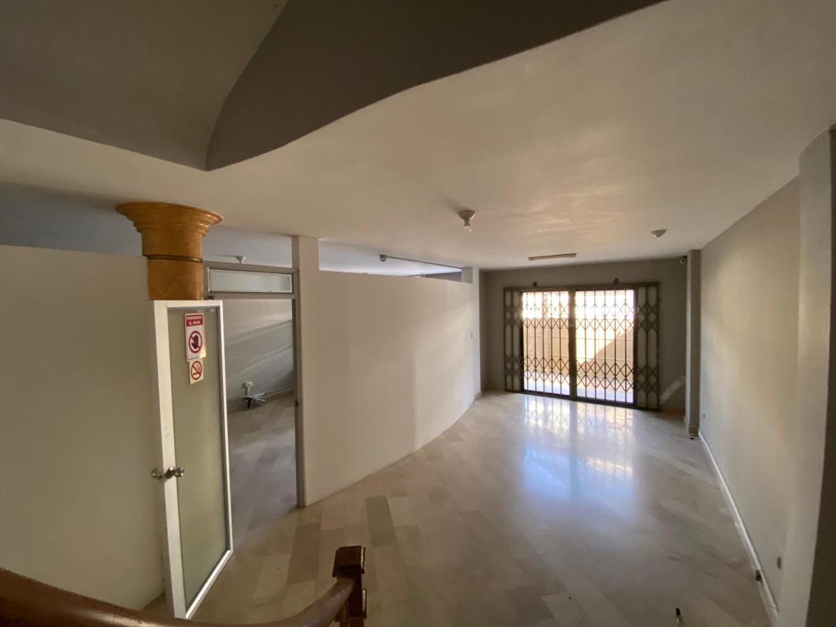En Venta Casa de 3 Pisos en La Garzota, Norte de Guayaquil - L. Torres, Guayas — imagen 9