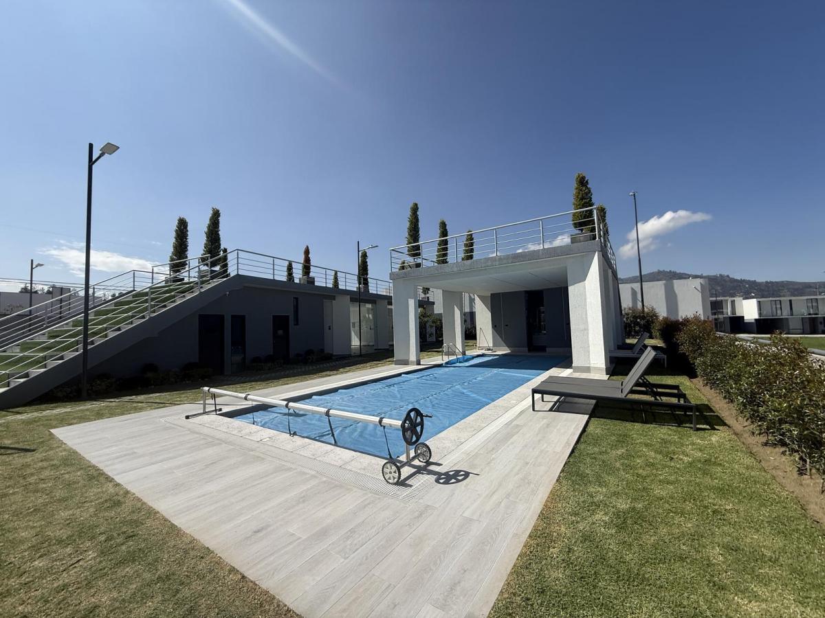 En Venta o Renta Casa Esquinera Amoblada en Conjunto Privado, Tumbaco — imagen 10