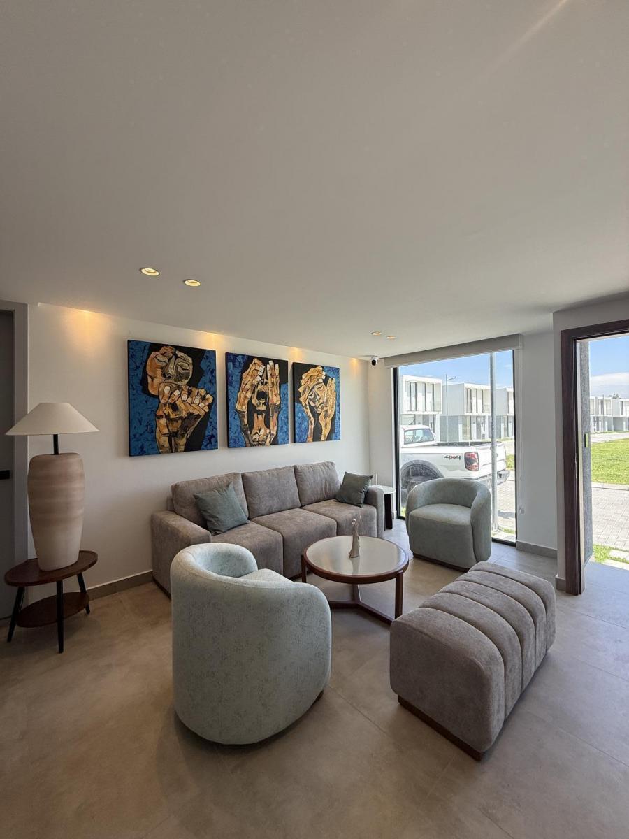 En Venta o Renta Casa Esquinera Amoblada en Conjunto Privado, Tumbaco — imagen 3