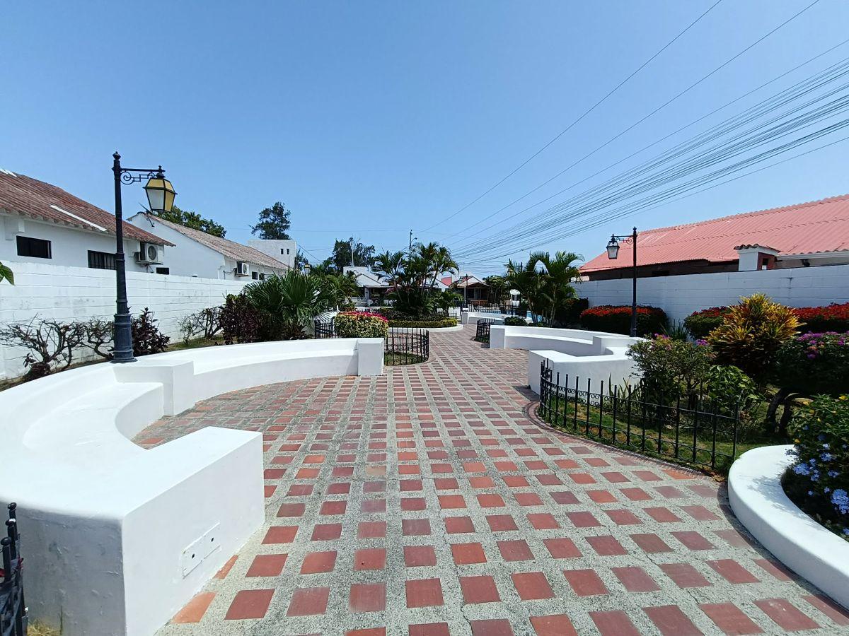 Vendo Casa en Conjunto Residencial a Tan Solo 2 Minutos de Malecon de Salinas — imagen 9
