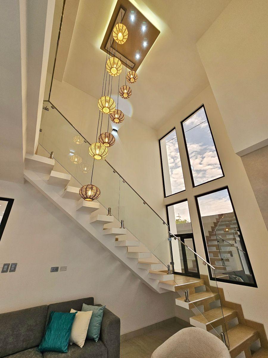 Casa Espectacular de Estreno a Pasos de La Playa en Salinas! — imagen 4