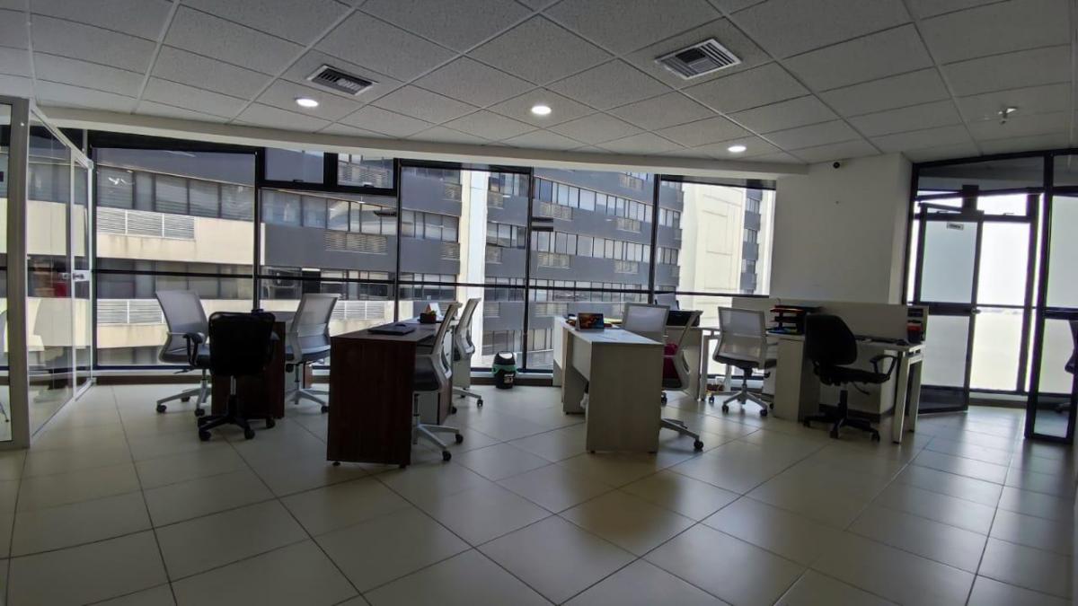 Venta Oficina Puerto Santa Ana Edificio Emporium, Guayas — imagen 2