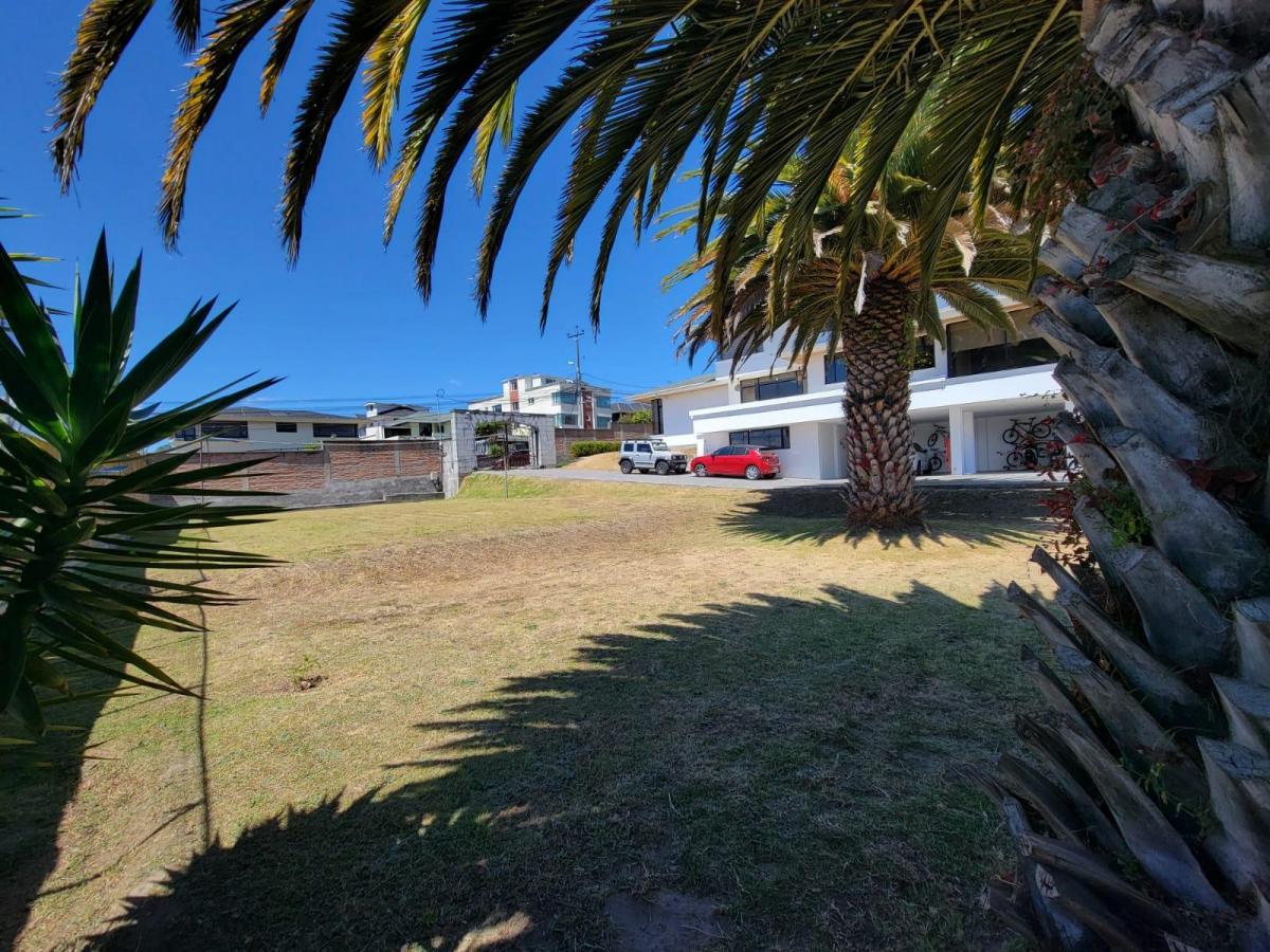 Terreno de Venta en La Urbanización El Condado de 600 m Norte de Quito — imagen 2
