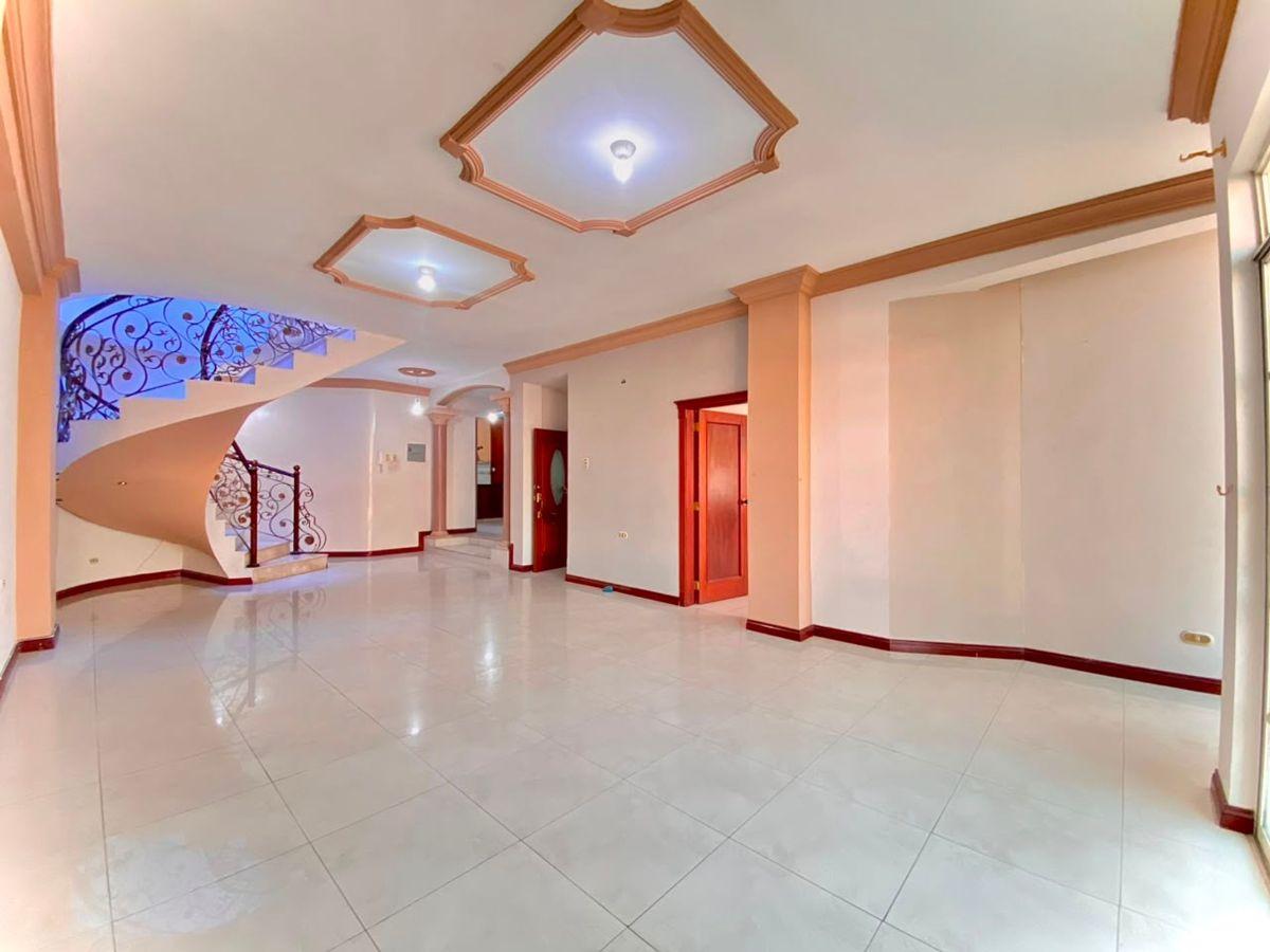 Se Vende Casa Comercial Sector Centro de Machala, El Oro — imagen 7