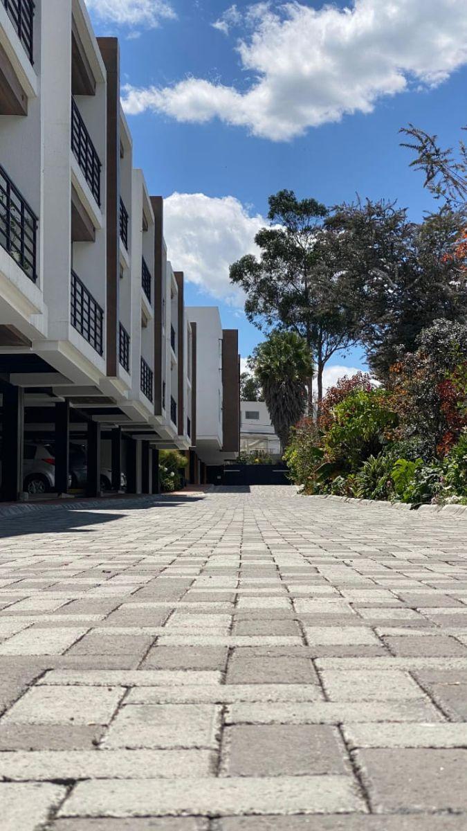 Departamento Nuevo por Estrenar en Venta en Cumbayá — imagen 8