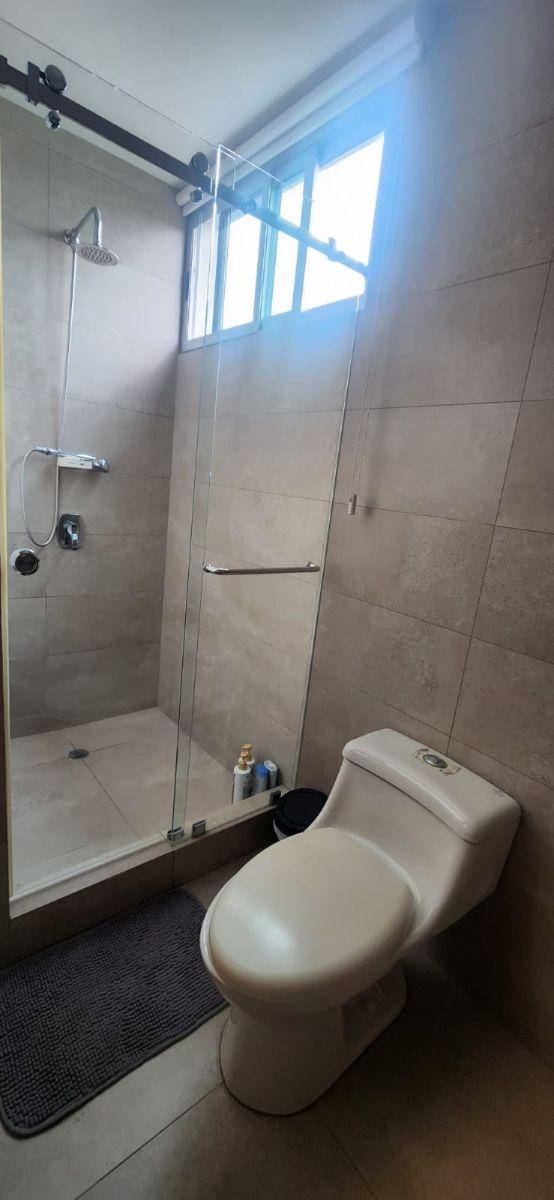 Samborondón Km 1.5 Departamento Arcos Plaza Vista a La Plaza en Venta, Guayas — imagen 5