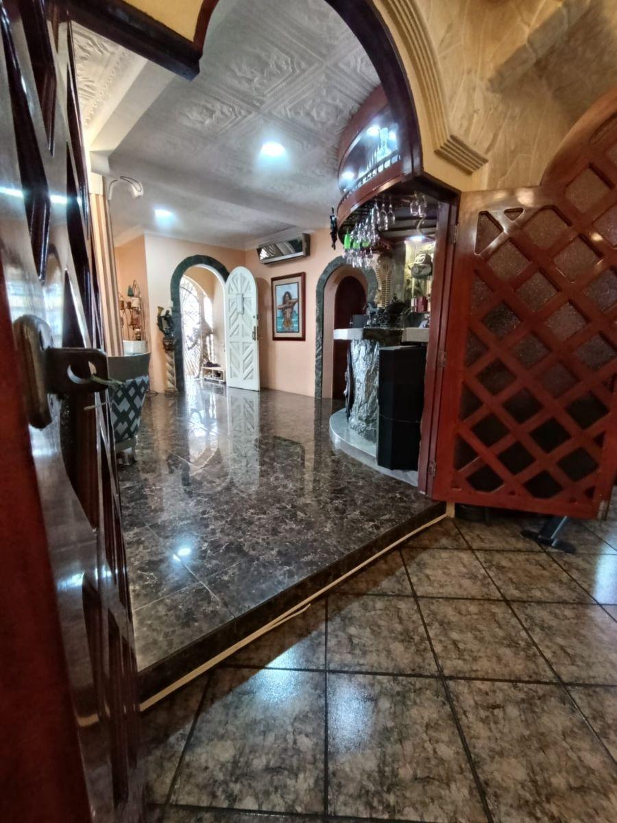 Casa de 258 m² de 1 Planta y Media, con 4 Dorm. en Venta en La Alborada, Sector Cerrado, Guayas — imagen 9