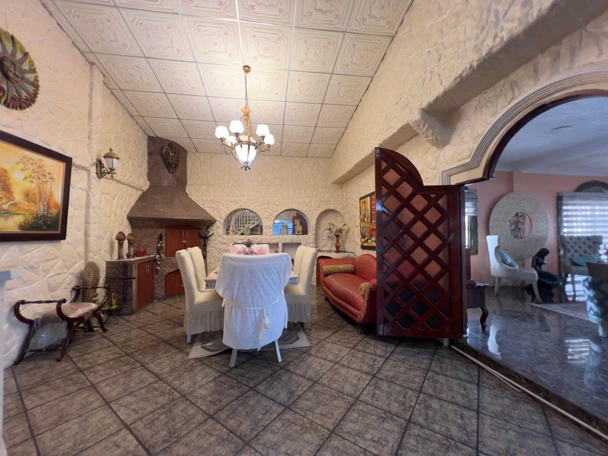 Casa de 258 m² de 1 Planta y Media, con 4 Dorm. en Venta en La Alborada, Guayas — imagen 3