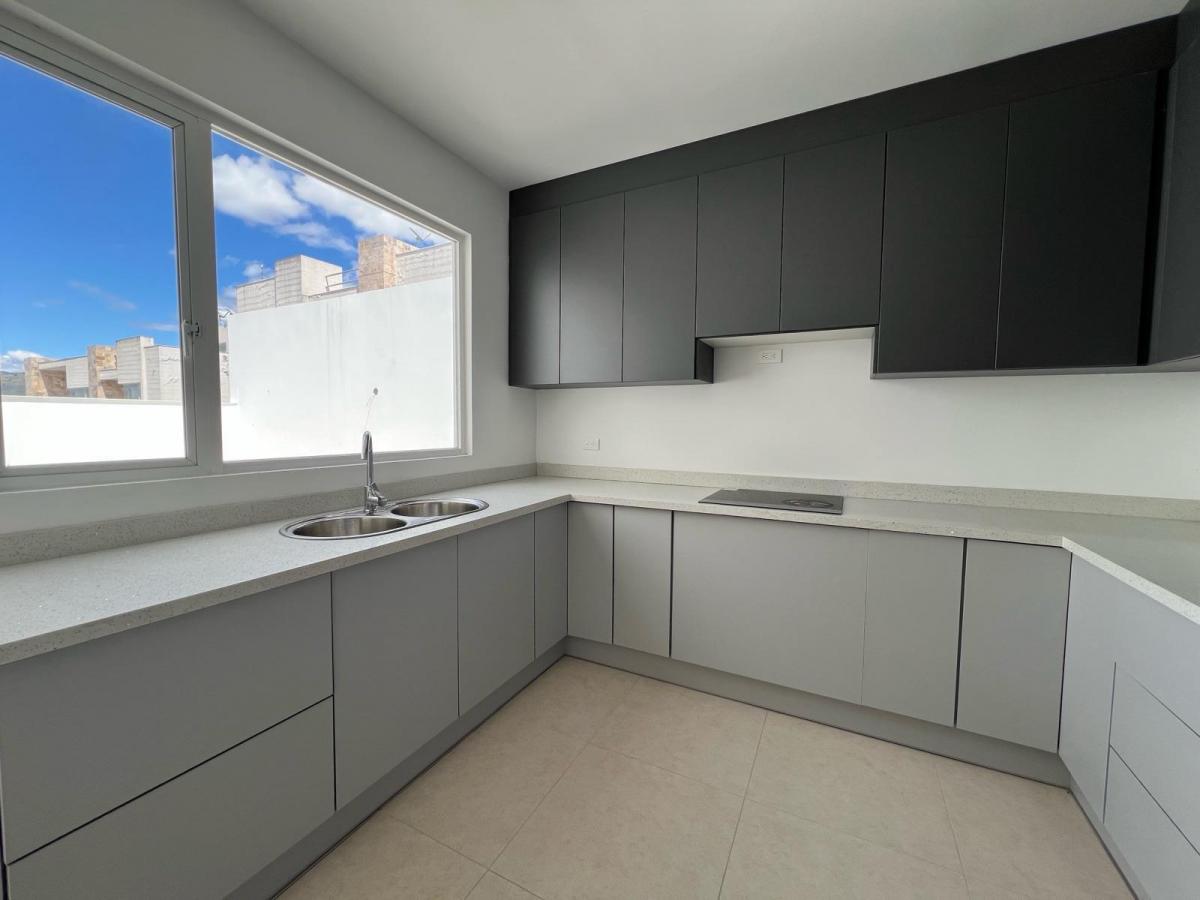 Cumbaya, Espectacular Terraza de 73 m, 3 Dorm. C/baño, Piscina, Bbq — imagen 9