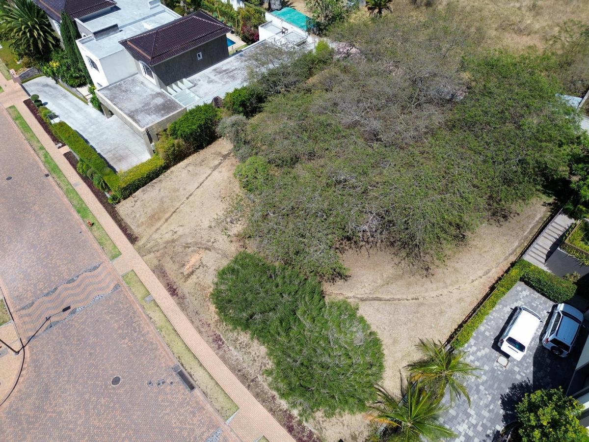 Lindo Terreno de Venta Ubicado en Cumbayá Dentro de La Urbanización Jardines de Santa Inés — imagen 10