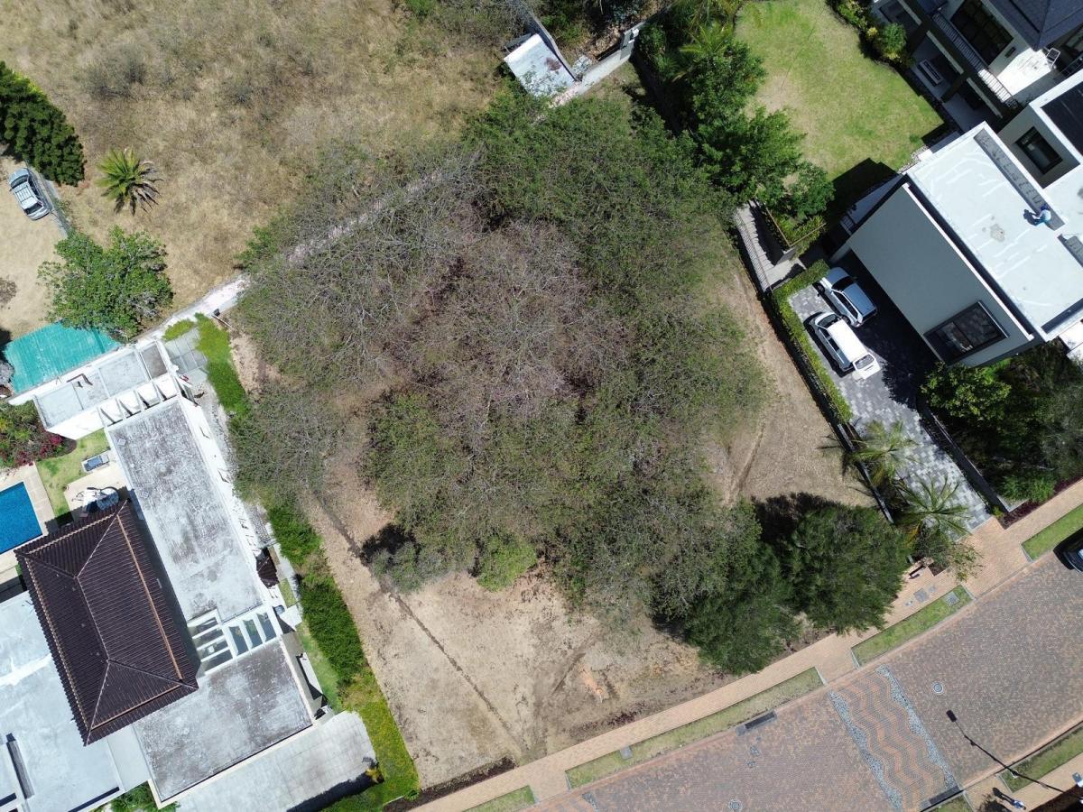 Lindo Terreno de Venta Ubicado en Cumbayá Dentro de La Urbanización Jardines de Santa Inés — imagen 8