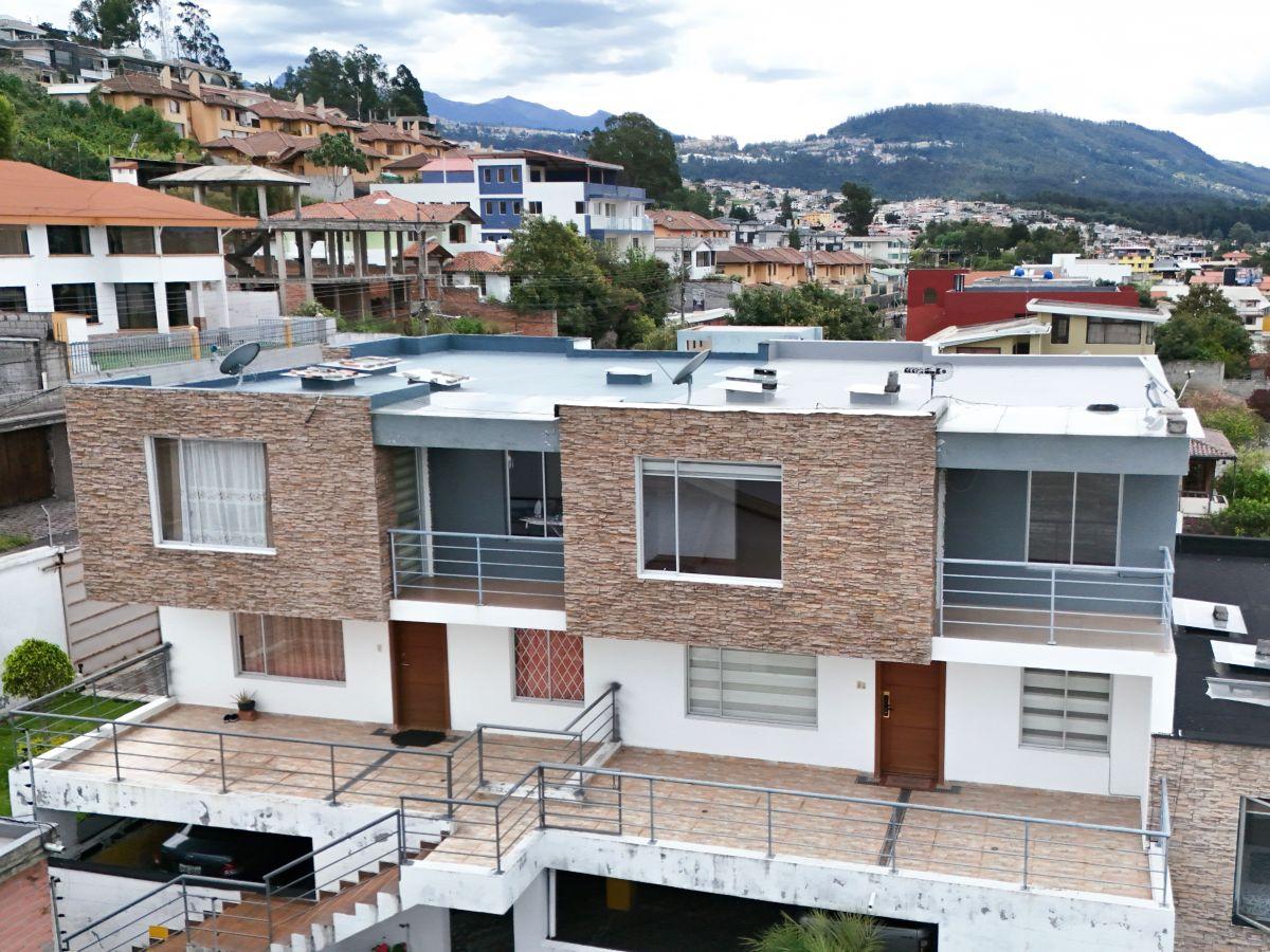 Casa en Venta en La Armenia 1 con La Mejor Vista del Valle de Los Chillos — imagen 9