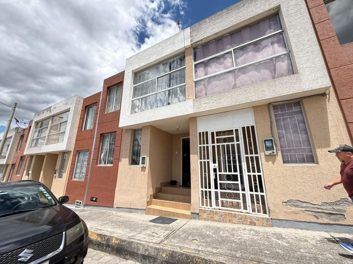 En Venta Casa Dos Pisos con Terraza Sector Santa Monica Conocoto — imagen 10