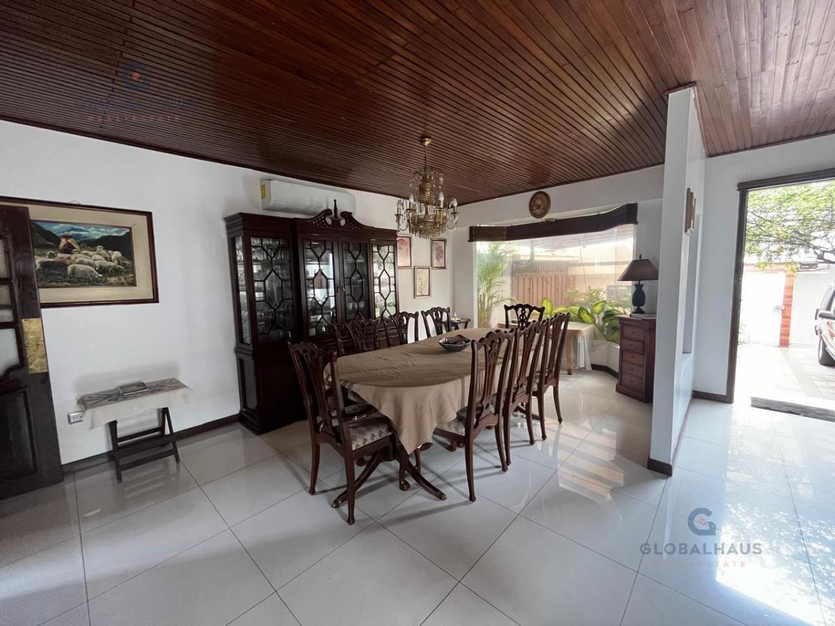 Venta Casa en Urdesa Balsamos Sur. 4 Habitaciones, Piscina. 498 m. m. N. Guayas — imagen 5
