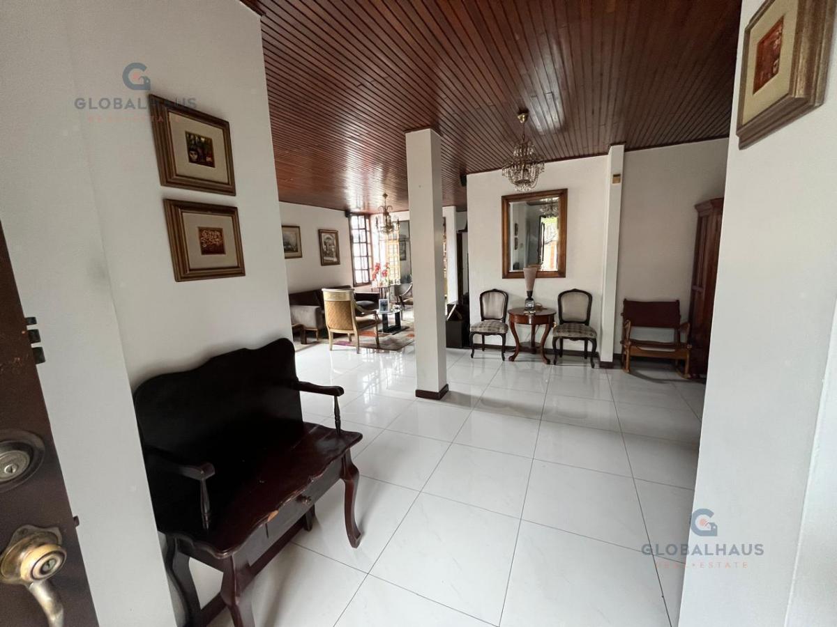 Venta Casa en Urdesa Balsamos Sur. 4 Habitaciones, Piscina. 498 m. m. N. Guayas — imagen 4