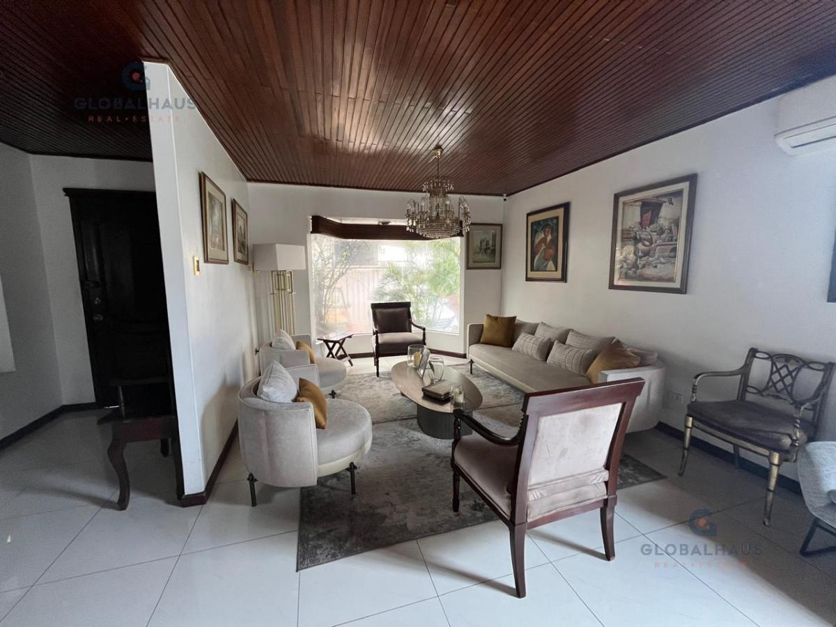 Venta Casa en Urdesa Balsamos Sur. 4 Habitaciones, Piscina. 498 m. m. N. Guayas — imagen 3