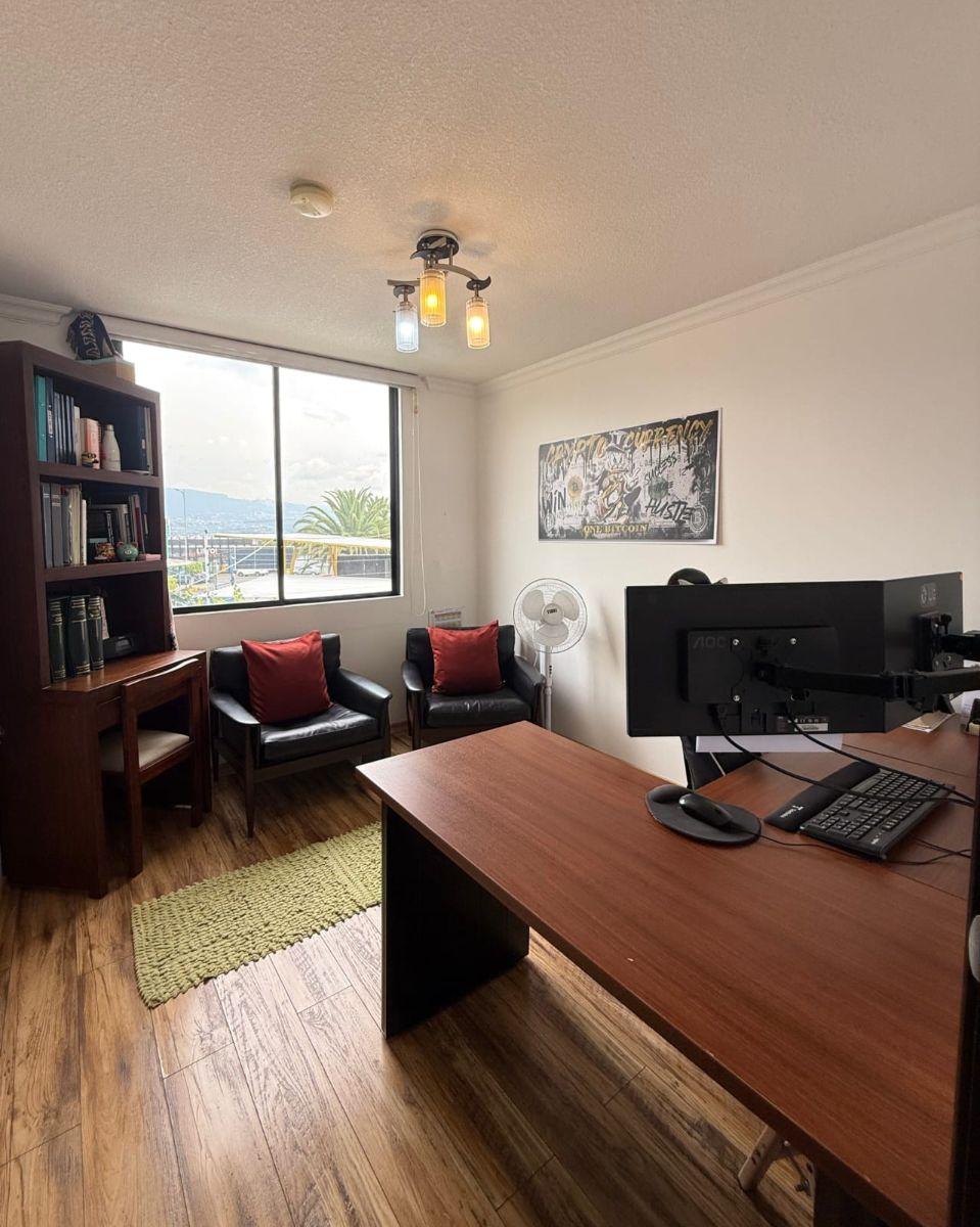 Casa en Venta en Tumbaco | 3 Dorm. | Jardín con Jacuzzi | Conjunto Privado | 2 Parqueaderos — imagen 4