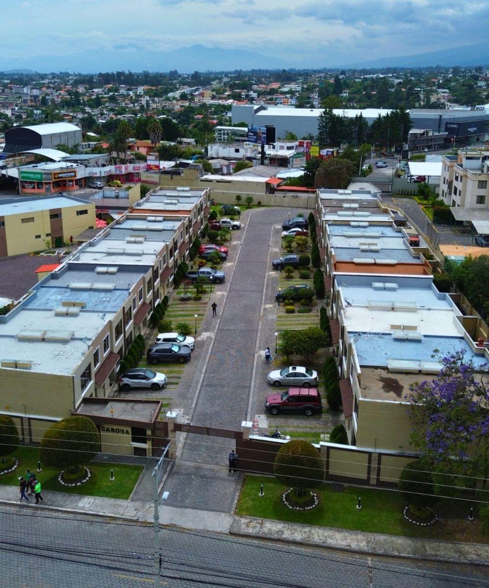 Casa en Venta en Tumbaco | 3 Dorm. | Jardín con Jacuzzi | Conjunto Privado | 2 Parqueaderos — imagen 2