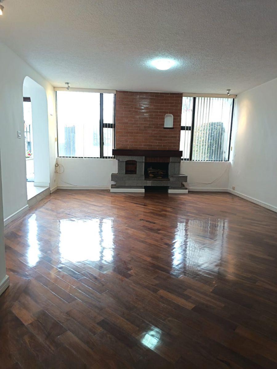 Se Vende Hermosa Casa Re Modelada Mas un Departamento Dentro de La Urbanización El Condado — imagen 10