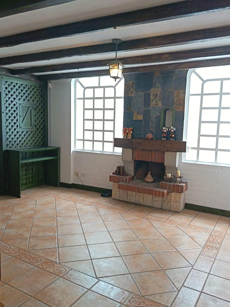 Se Vende Hermosa Casa Re Modelada Mas un Departamento Dentro de La Urbanización El Condado — imagen 9