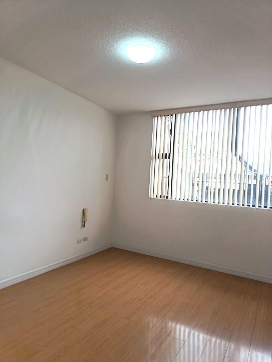 Se Vende Hermosa Casa Re Modelada Mas un Departamento Dentro de La Urbanización El Condado — imagen 6