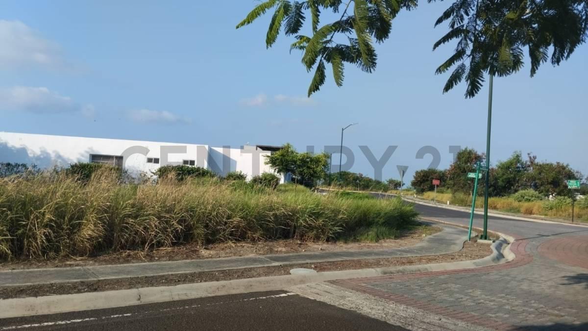 Terreno en Venta en Montecristi Golf Club – Vive El Lujo Frente Al Golf, Manabí — imagen 4