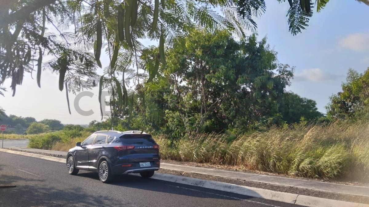 Terreno en Venta en Montecristi Golf Club – Vive El Lujo Frente Al Golf, Manabí — imagen 2