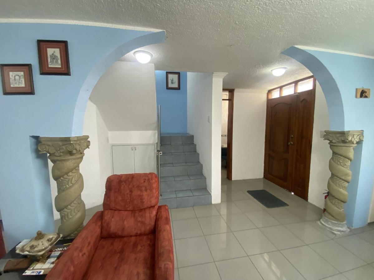 Venta Casa 4 Dorm. con Estudio y Terrazas - Sector Conocoto - Quito — imagen 3