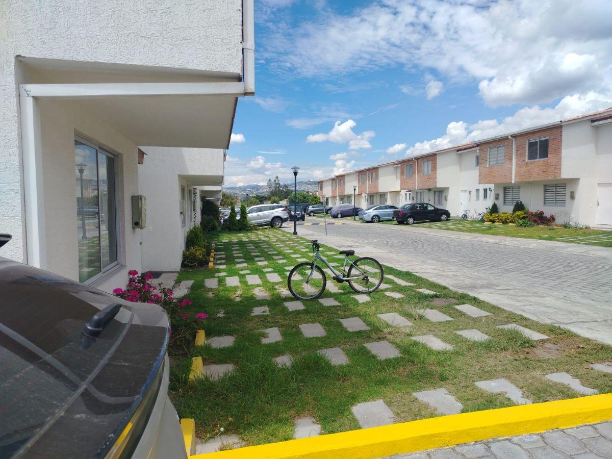 Vendo Casa 2 Pisos de 2 Parqueaderos. Conjunto Palermo — imagen 10