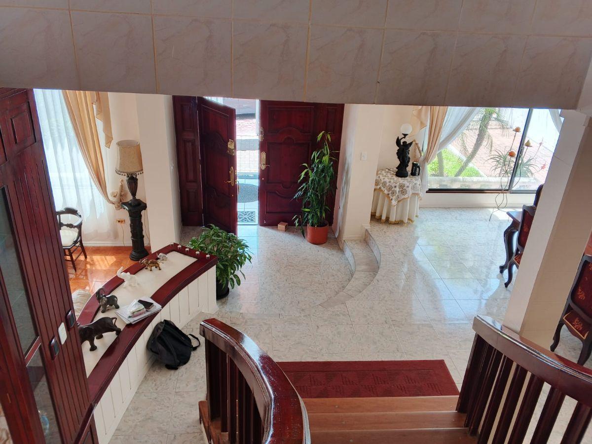 Vendo Hermosa Casa, Sector Reservorio, Cumbayá — imagen 6