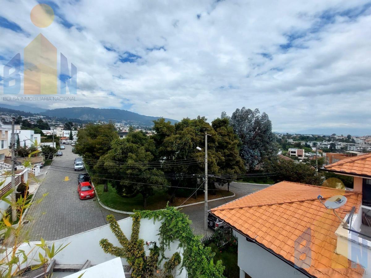 Vendo Casa Urb. Colegio Aleman 2 Departamentos Cumbaya — imagen 9