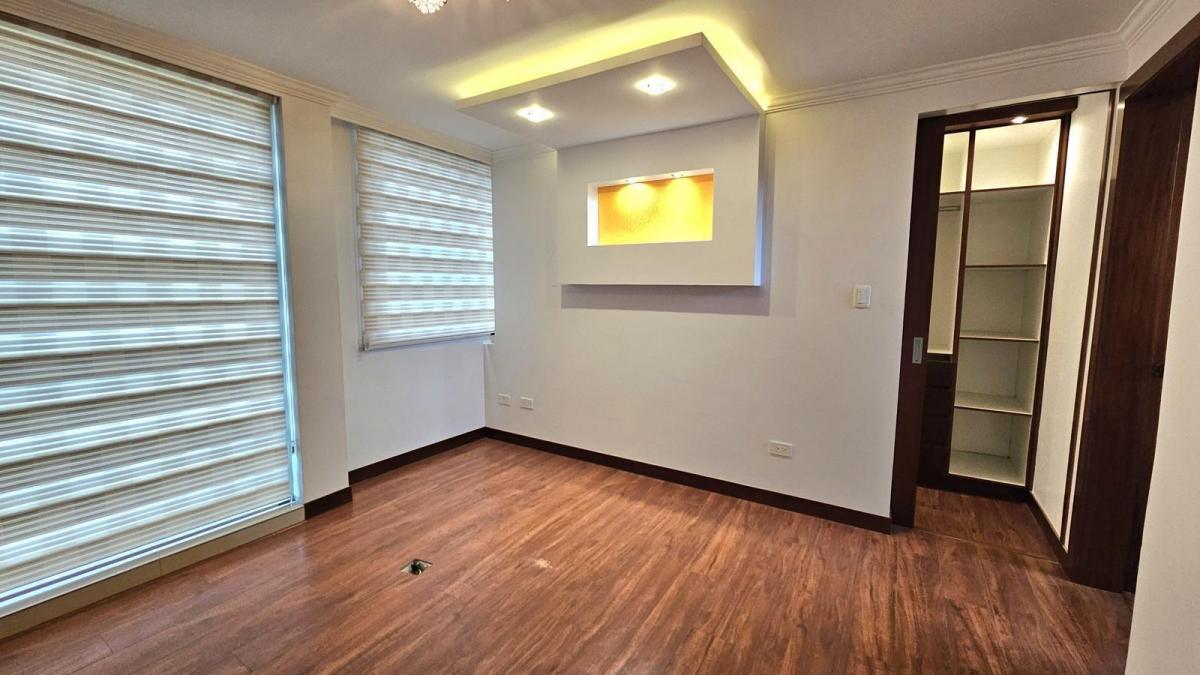 Vendo Casa de Dos Plantas en El Pinar Alto Dentro de Urbanización y con Seguridad de Primera — imagen 9